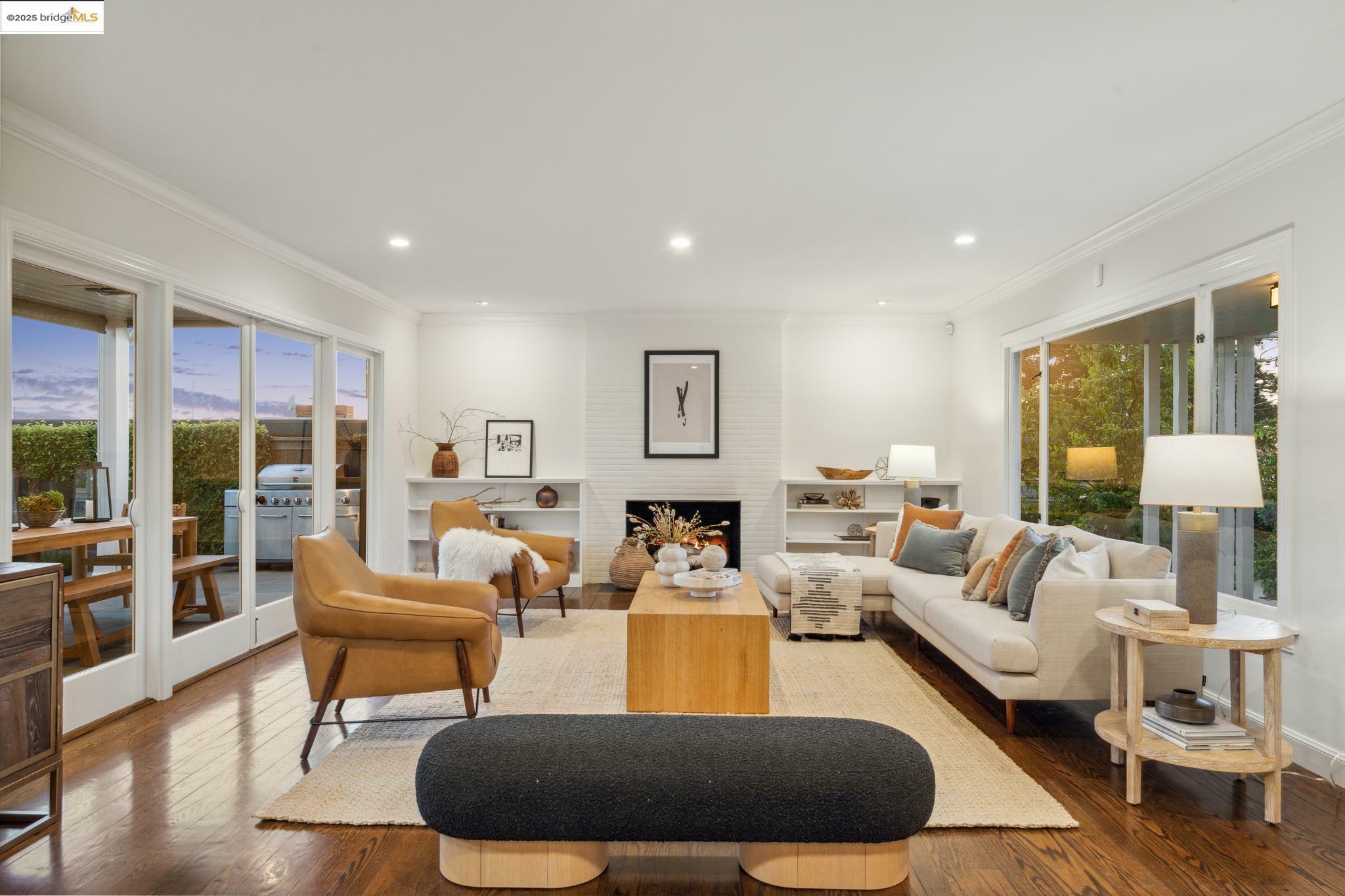 Property Photo:  412 Scenic Avenue  CA 94611 