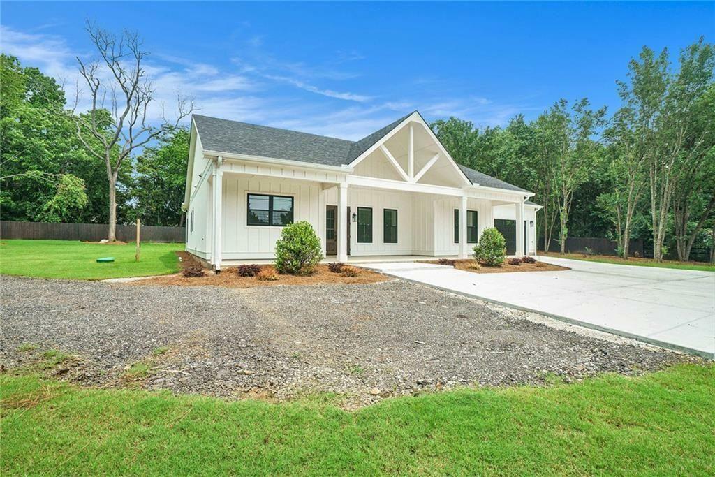 Property Photo: 4824 SE Highway 20 GA 30013