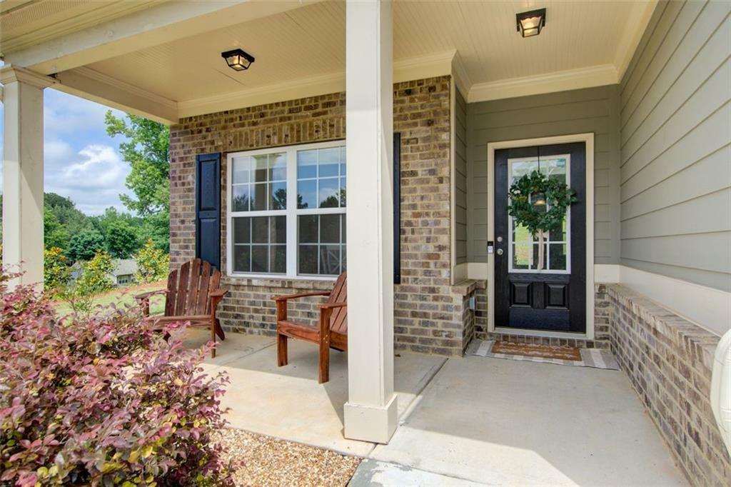 Property Photo: 1300 Jefferson Walk Circle GA 30549
