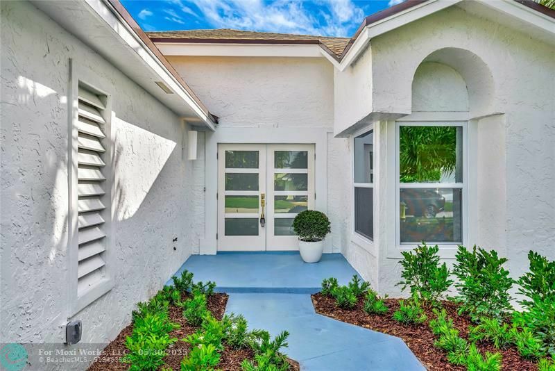 Property Photo: 6121 Brandon St FL 33418