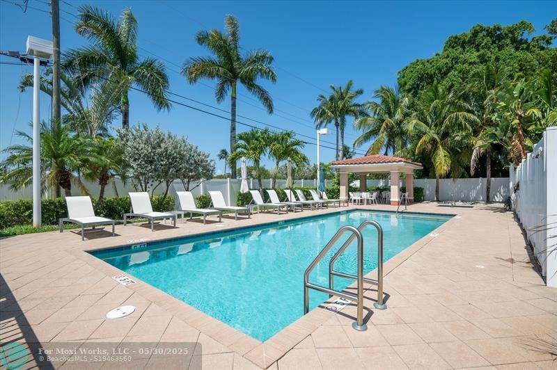 Property Photo: 2325 SE 5th St FL 33062