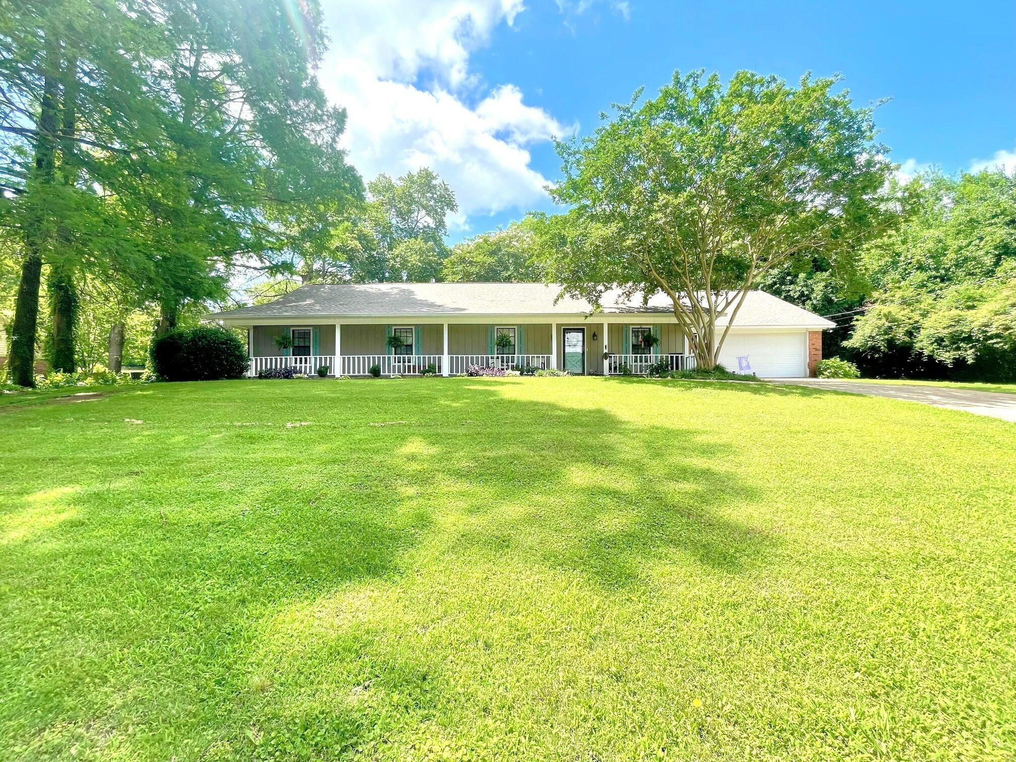 202 Greenbriar Street  Starkville MS 39759 photo