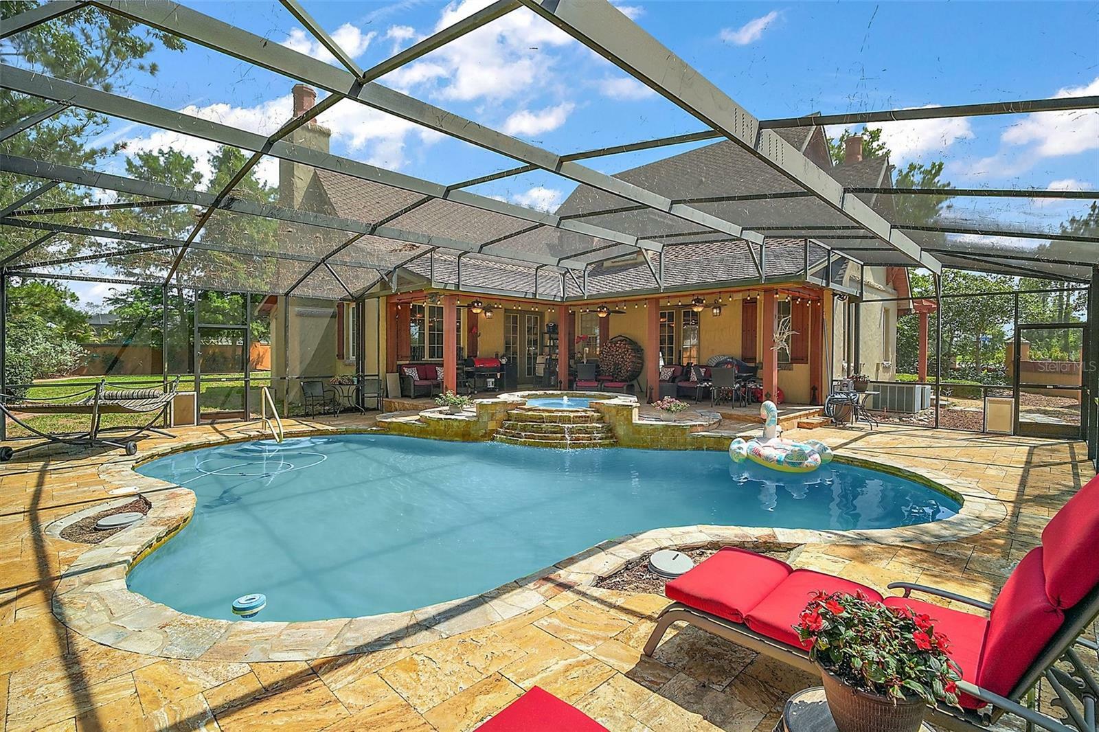 Property Photo: 707 S Dixie Drive FL 34737