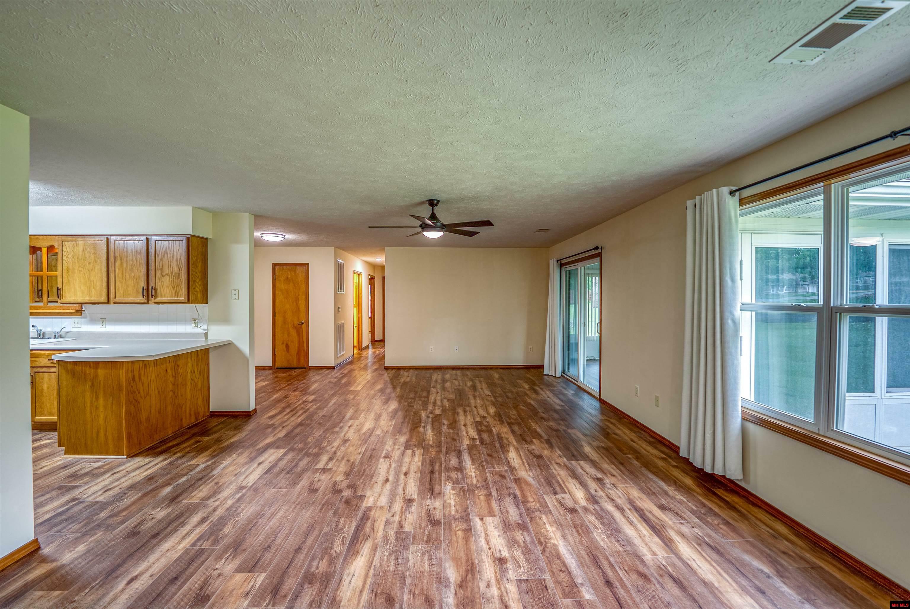 Property Photo:  1551 Meadowhill Drive  AR 72653 