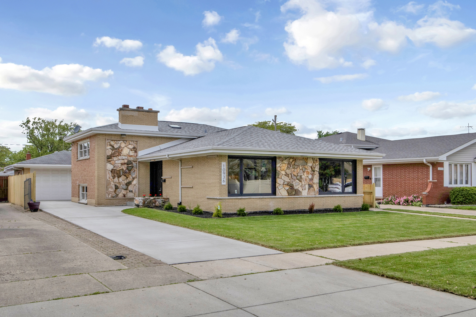 Property Photo: 10936 S Kostner Avenue IL 60453