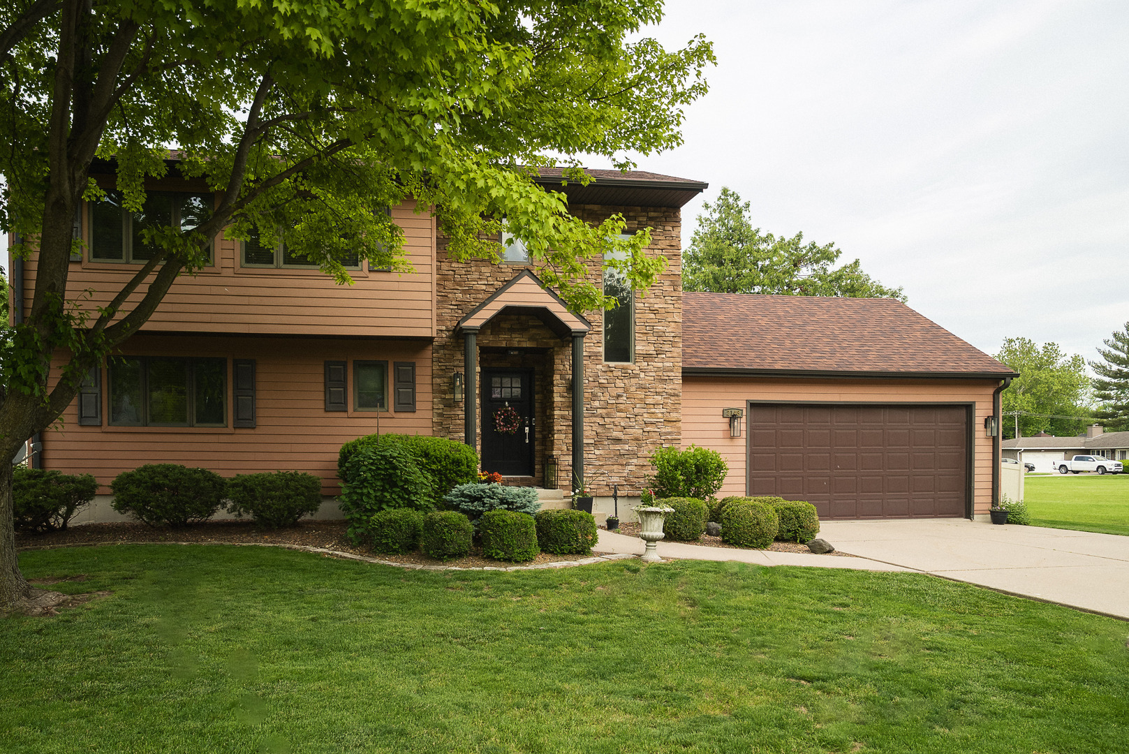 Property Photo: 2148 Donahue Street IL 61301