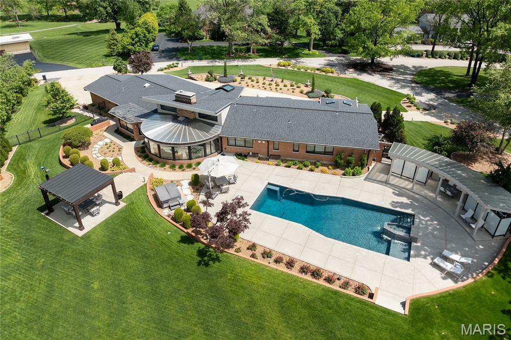 Property Photo: 7 Westwood Country Club MO 63131