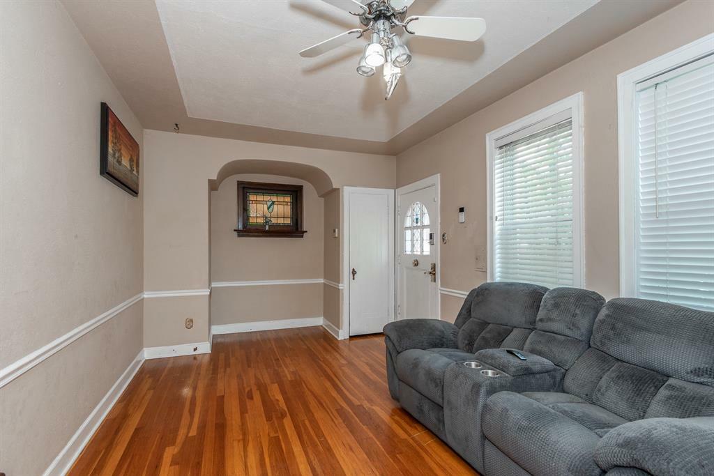 Property Photo: 4023 Fairview Avenue MO 63116