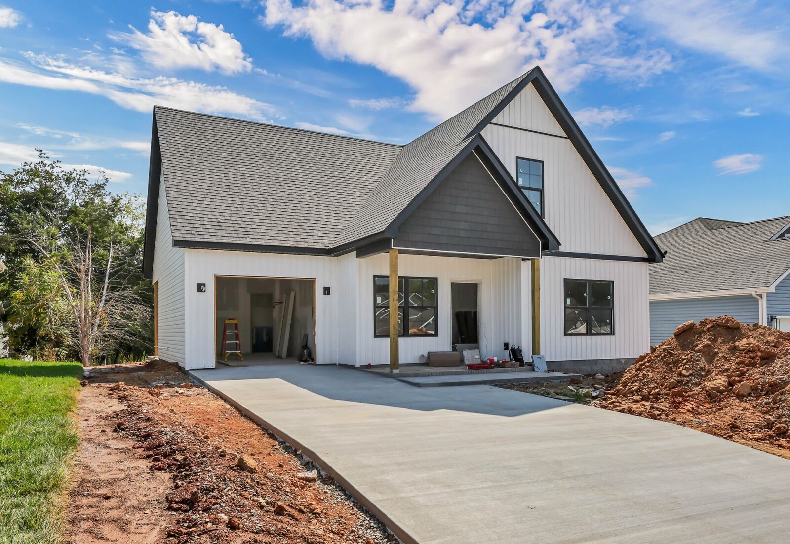 Property Photo: 1326 Isaiah Dr TN 37042