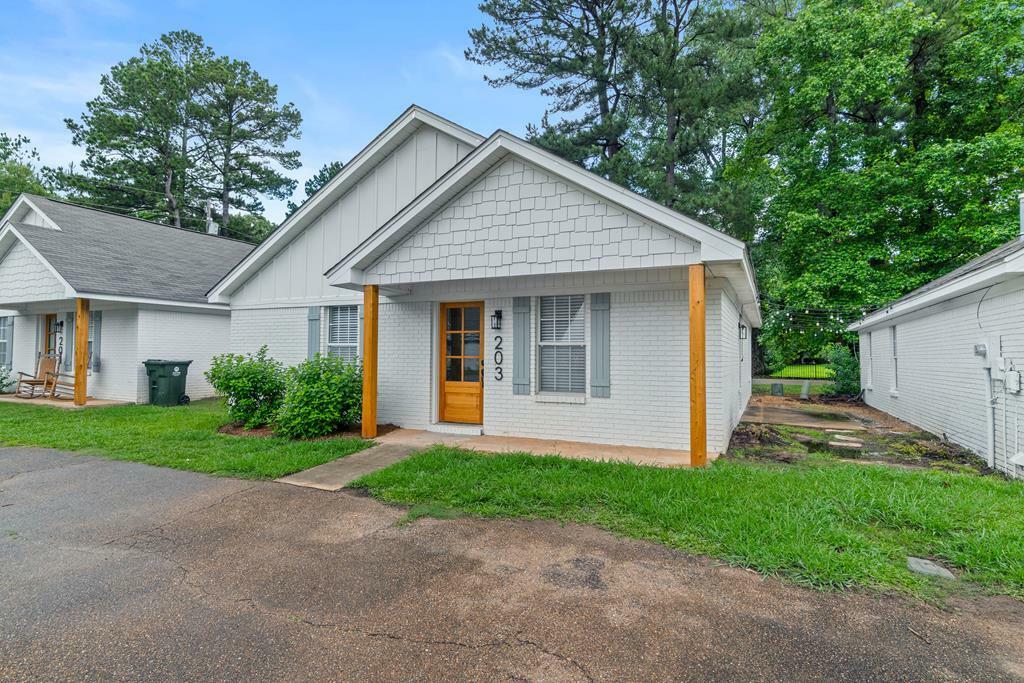 Property Photo: 203 Leigh Loop MS 38655