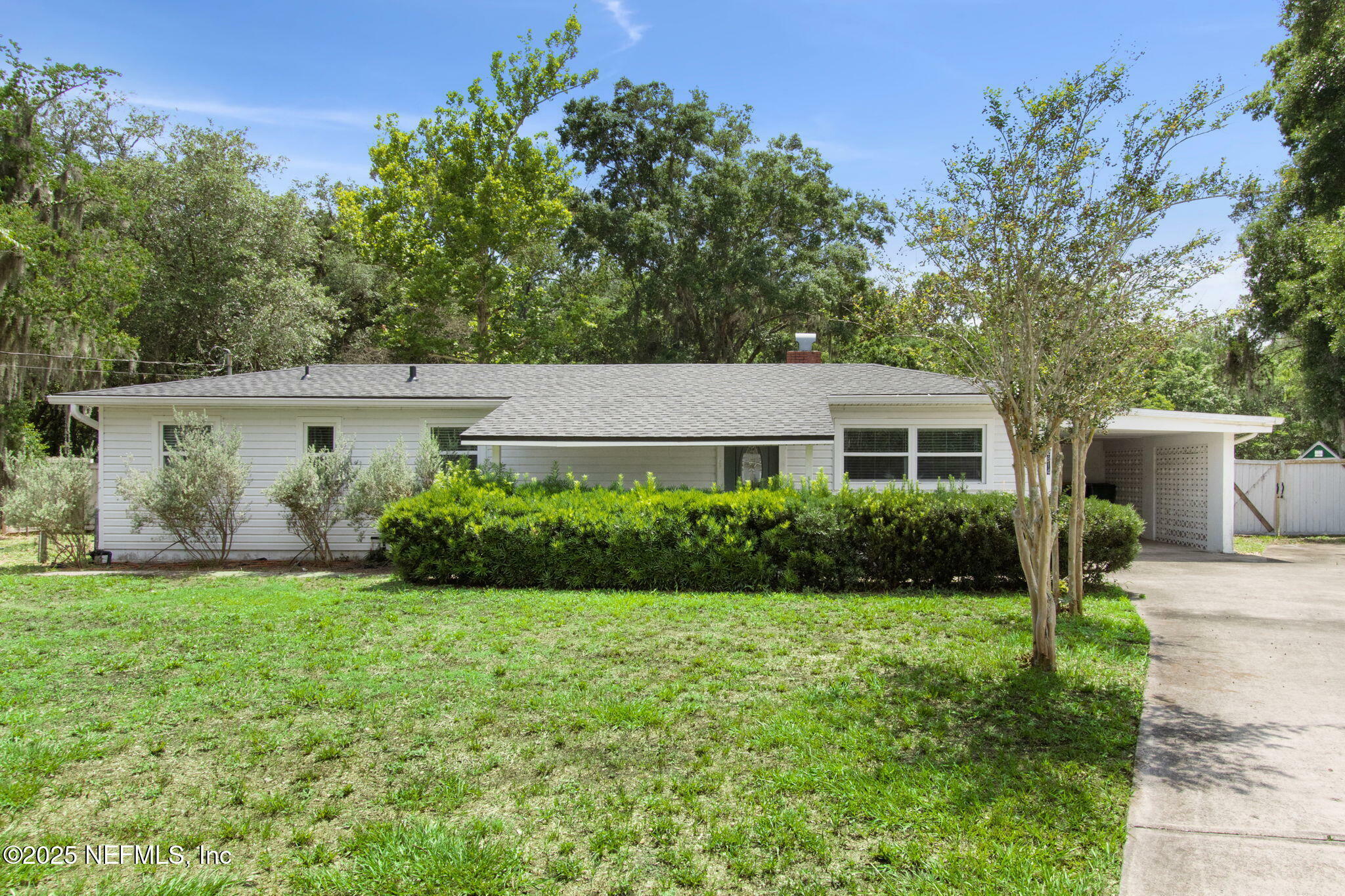 Property Photo: 2814 Peach Drive FL 32246