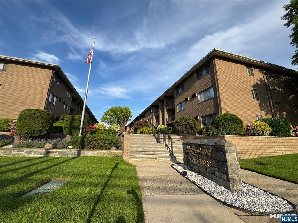 Property Photo:  470B Liberty Street 308  NJ 07643 