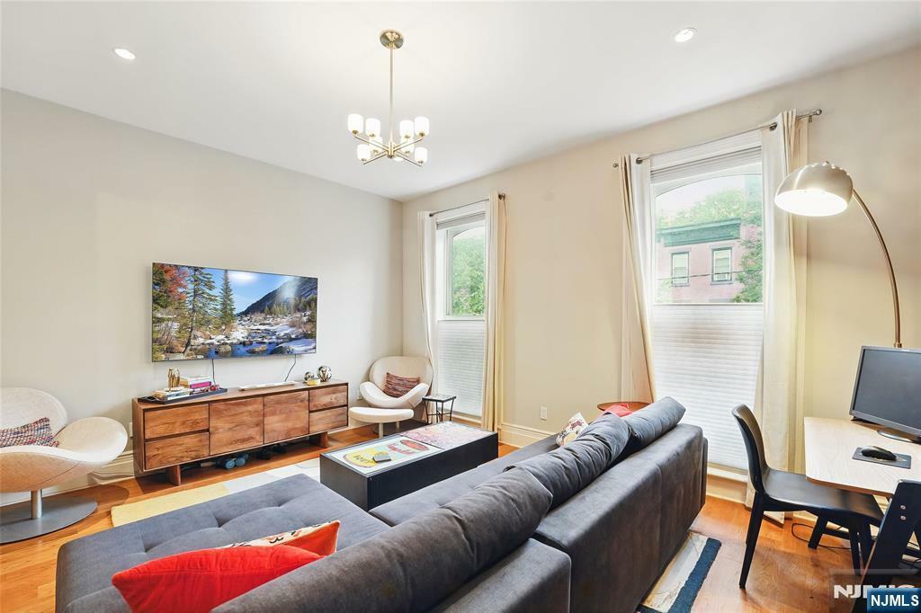 Property Photo:  275 5th Street 2  NJ 07302 
