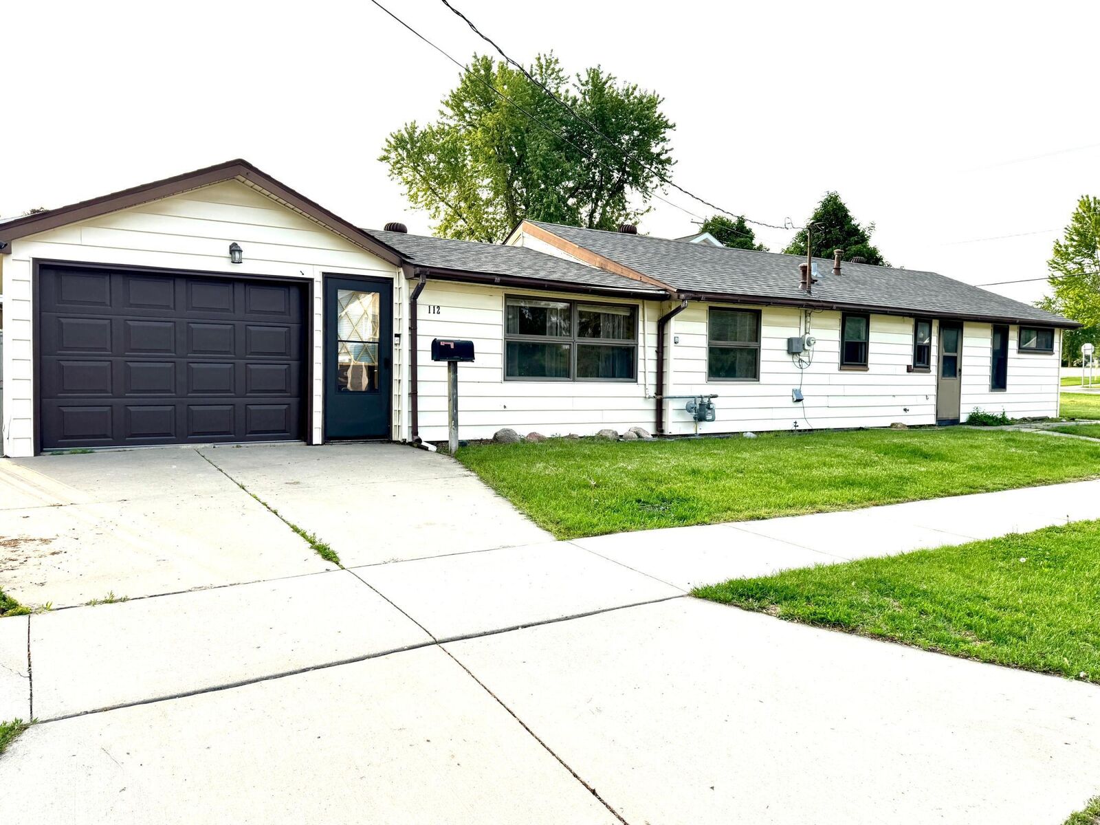Property Photo:  112 4th Avenue NE  MN 55976 