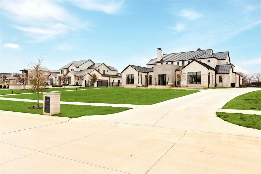 Property Photo: 4408 Saddleback Lane TX 76092