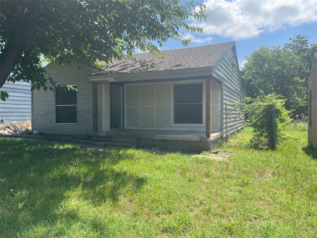 Property Photo: 4018 Kostner Avenue TX 75216