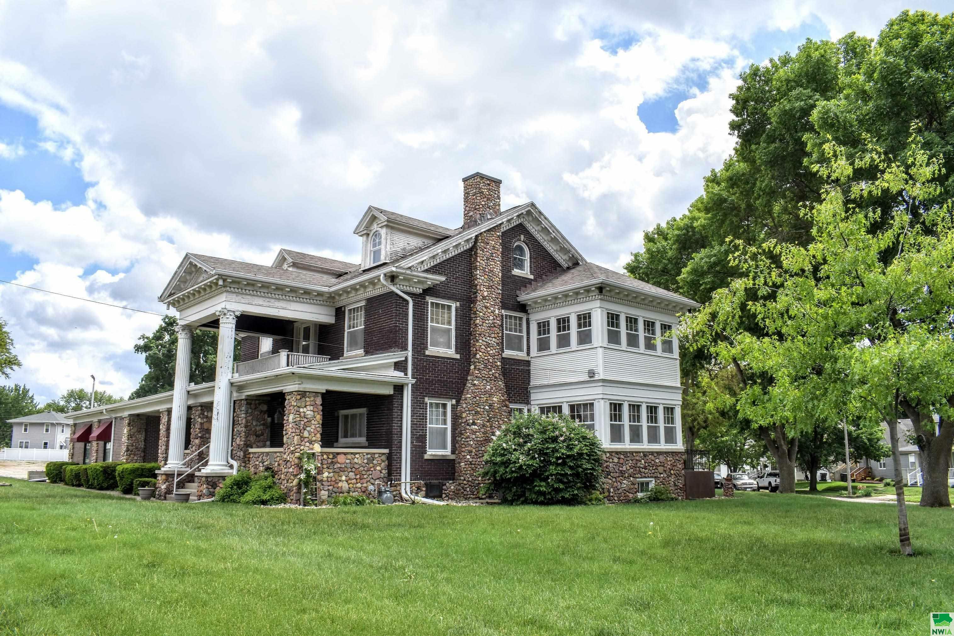Property Photo: 1107 Morningside Ave IA 51106