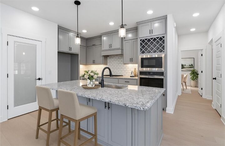 Property Photo:  7101 SW Basswood Avenue  AR 72713 