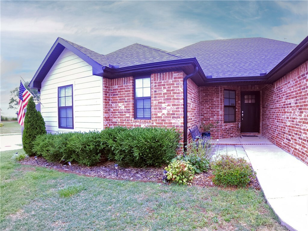 Property Photo: 2200 N Hope Loop AR 72761
