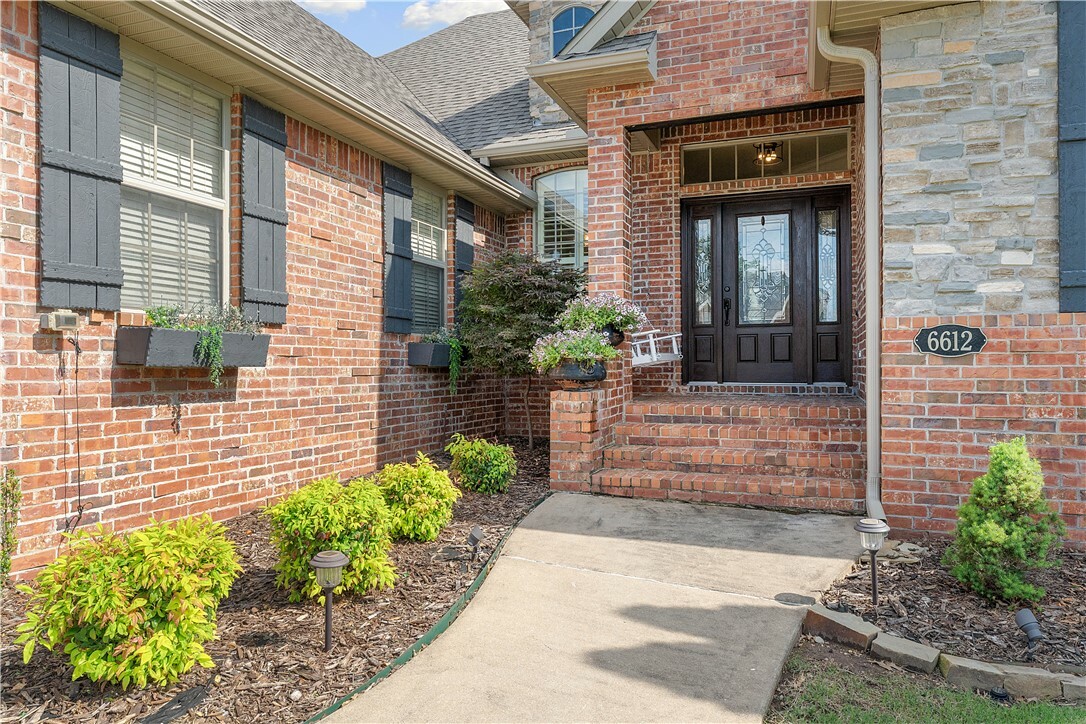 Property Photo: 6612 W Inverness Drive AR 72758
