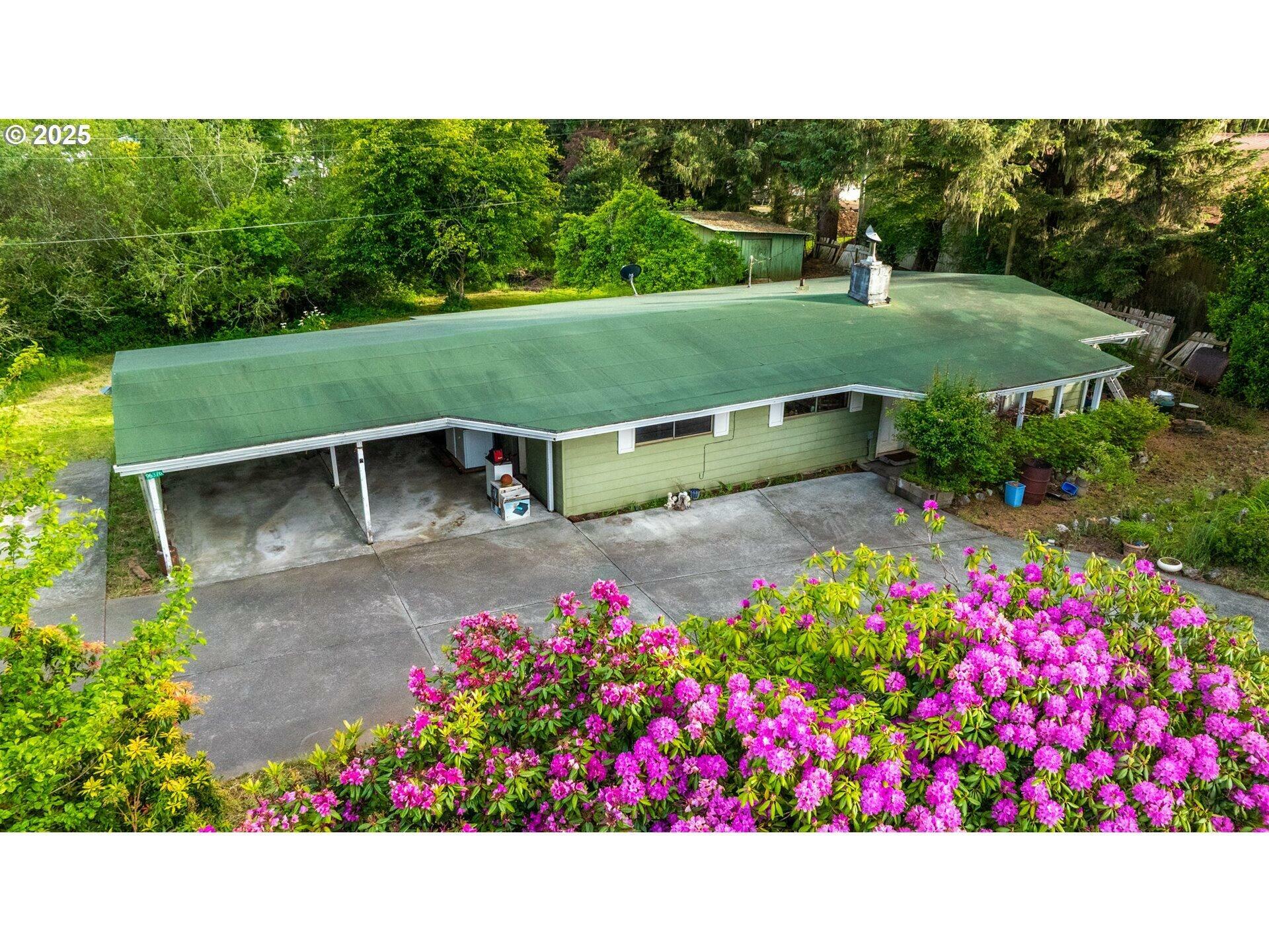 Property Photo: 96376 Coverdell Road OR 97415