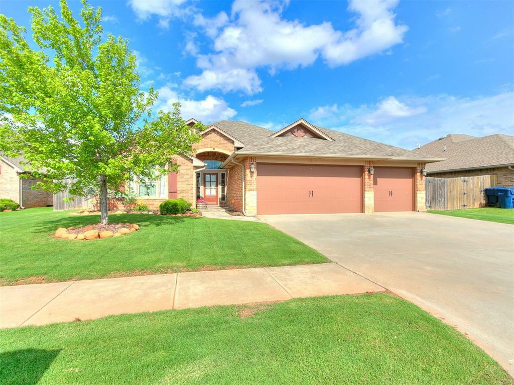 Property Photo: 15508 Homecoming Drive OK 73013