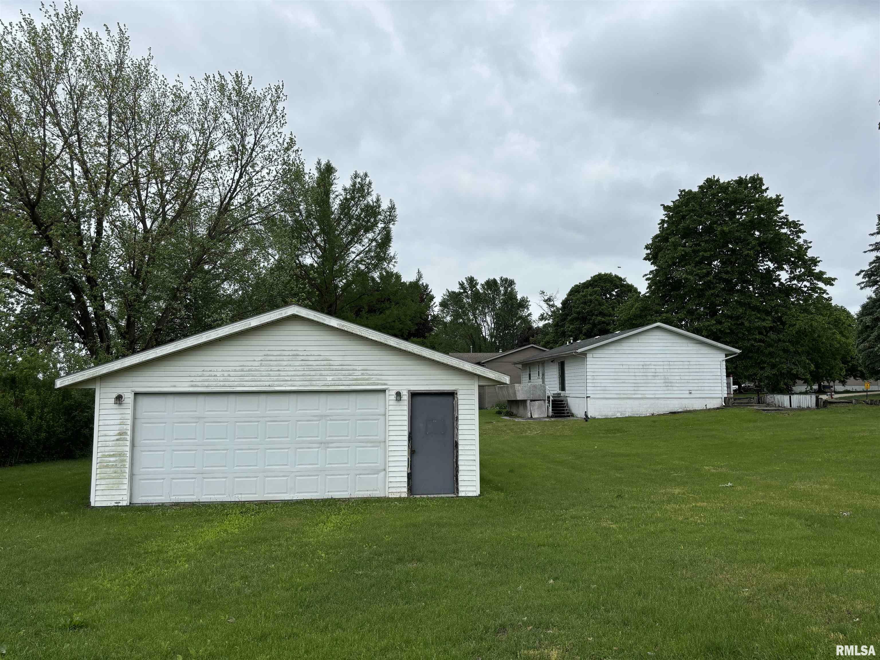 Property Photo: 6 Bay Shore Drive IL 61540