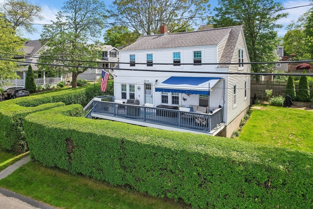 Property Photo: 134 Hampton Cir MA 02045