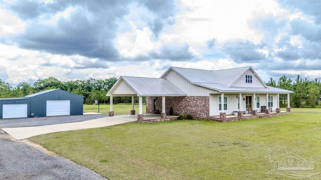 Property Photo: 778 Griswold Rd FL 32565