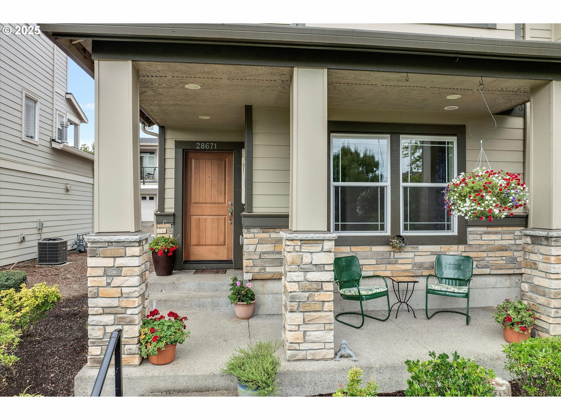 Property Photo:  28671 SW Orleans Ave  OR 97070 