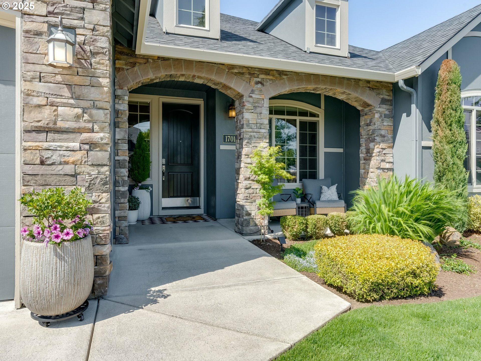 Property Photo: 17010 NE 78th Way WA 98682