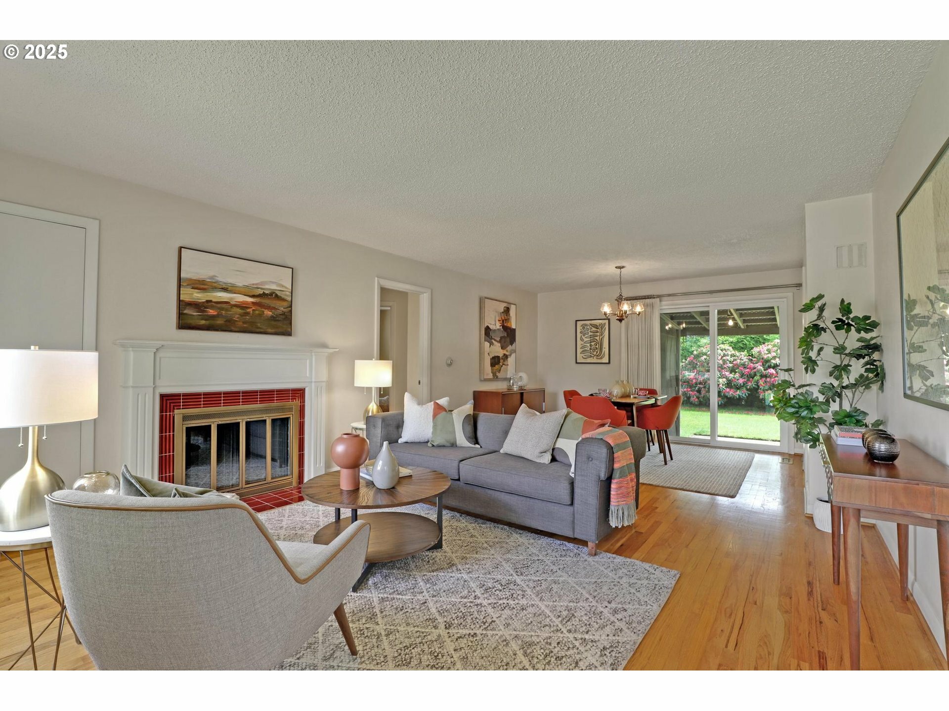 Property Photo: 9936 SE Lincoln St OR 97216