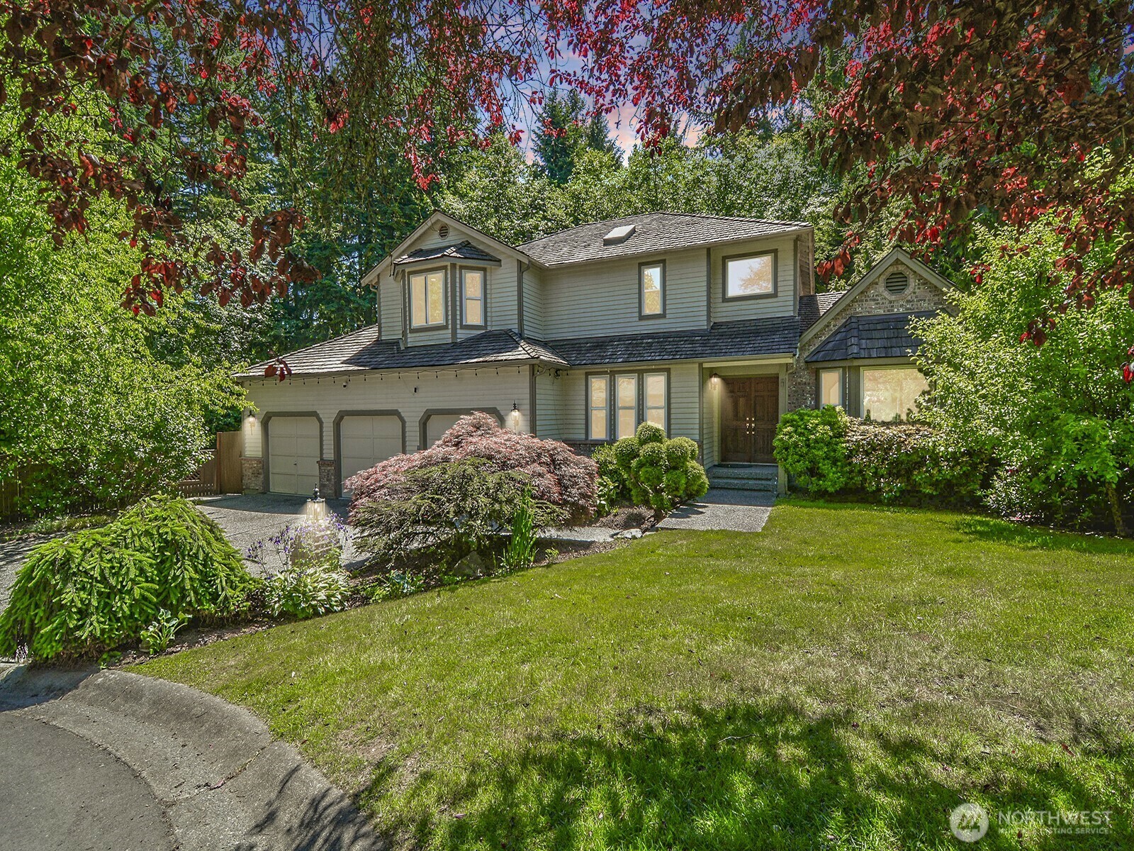 Property Photo: 904 187th Place SW WA 98036