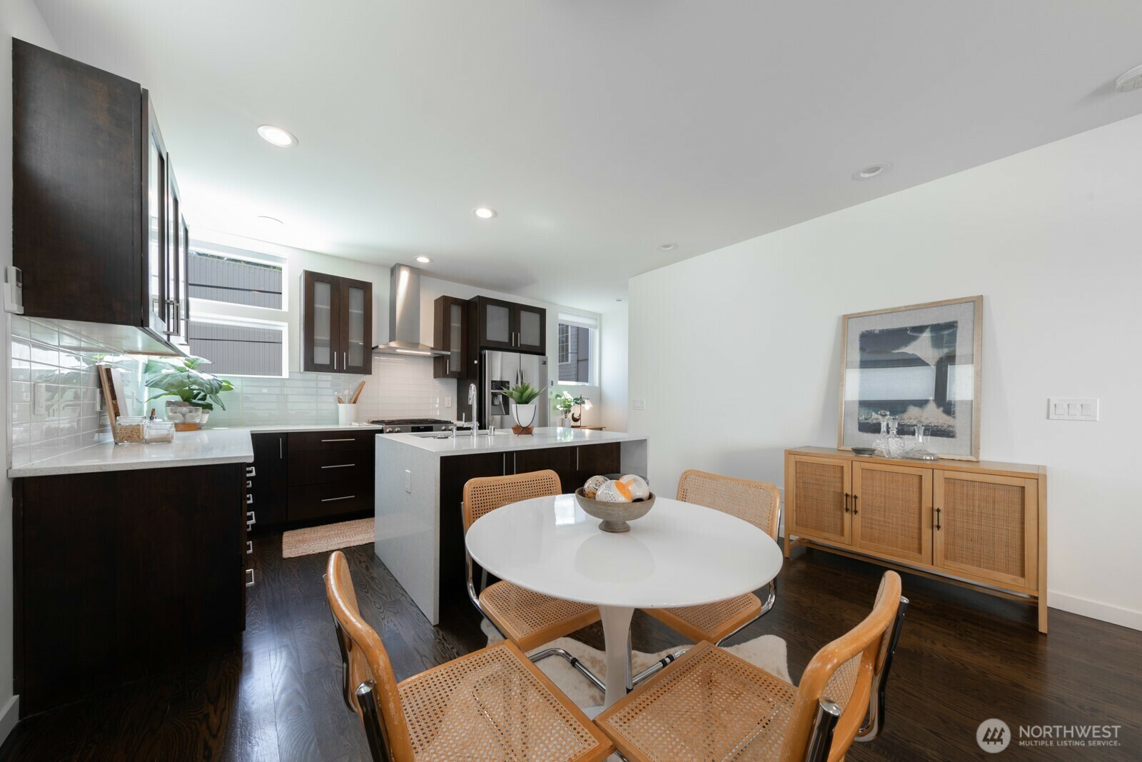 Property Photo:  1136  10th Avenue E B  WA 98102 