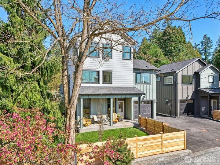 Property Photo: 9812 8th Avenue NE WA 98115