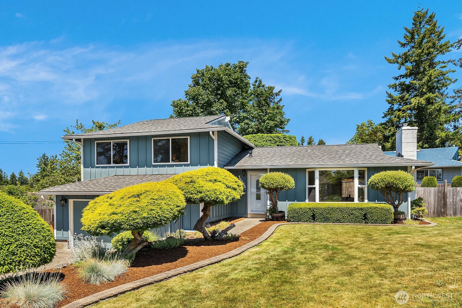 Property Photo: 16625 126th Place SE WA 98058