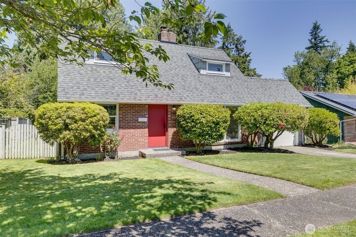 Property Photo: 4026 NE 87th Street WA 98115