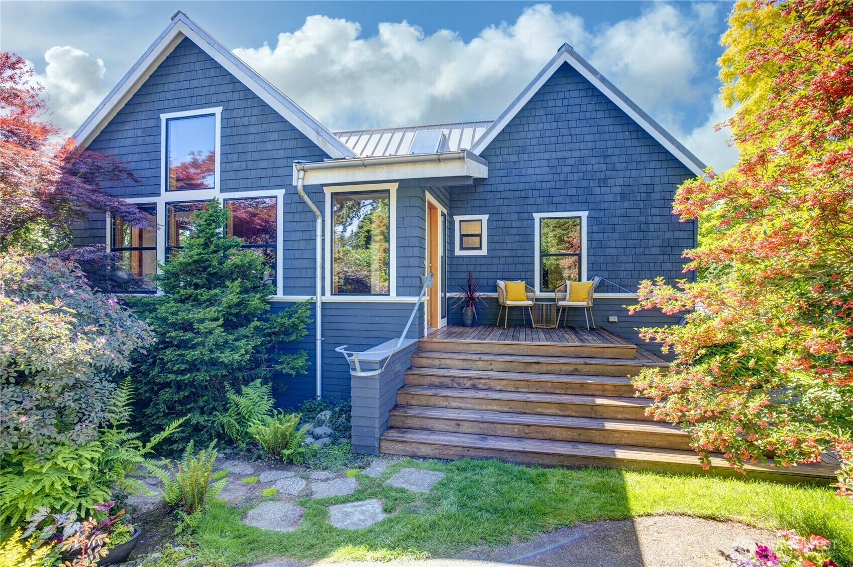 Property Photo:  336 NE 90th Street  WA 98115 