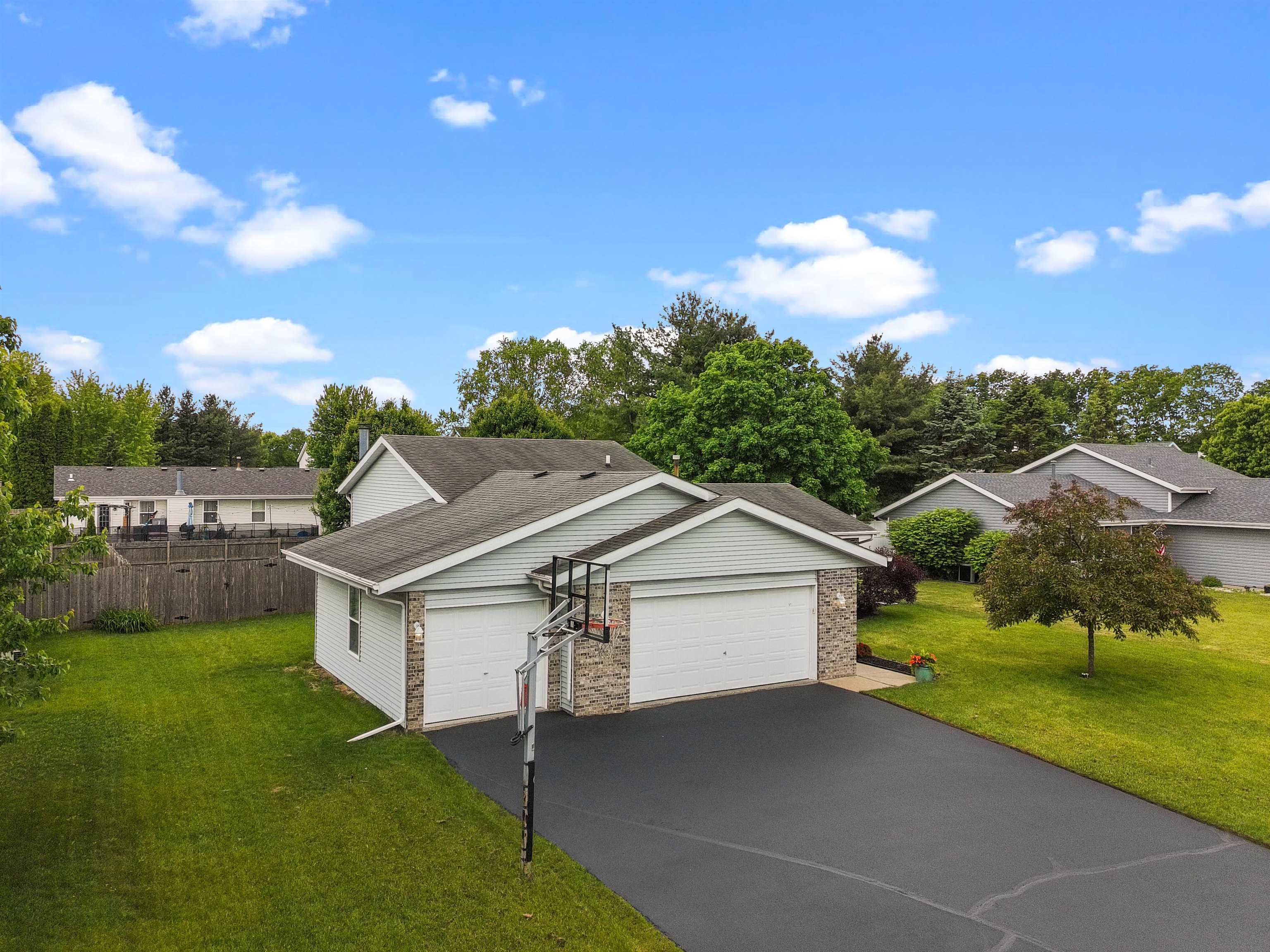 Property Photo: 524 Merilot Drive IL 61073