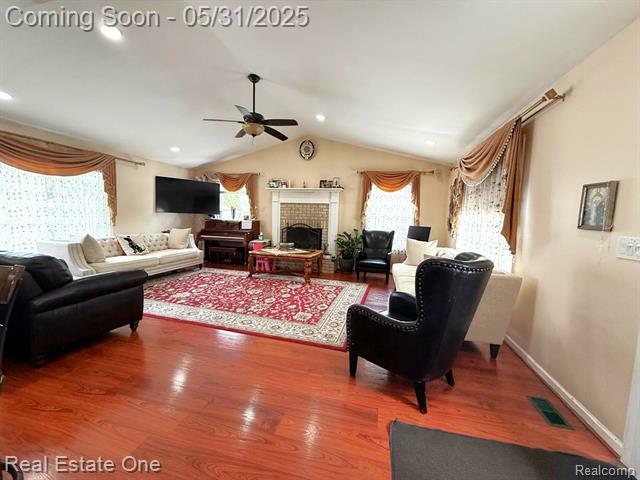 Property Photo: 1300 Nightingale Street MI 48128