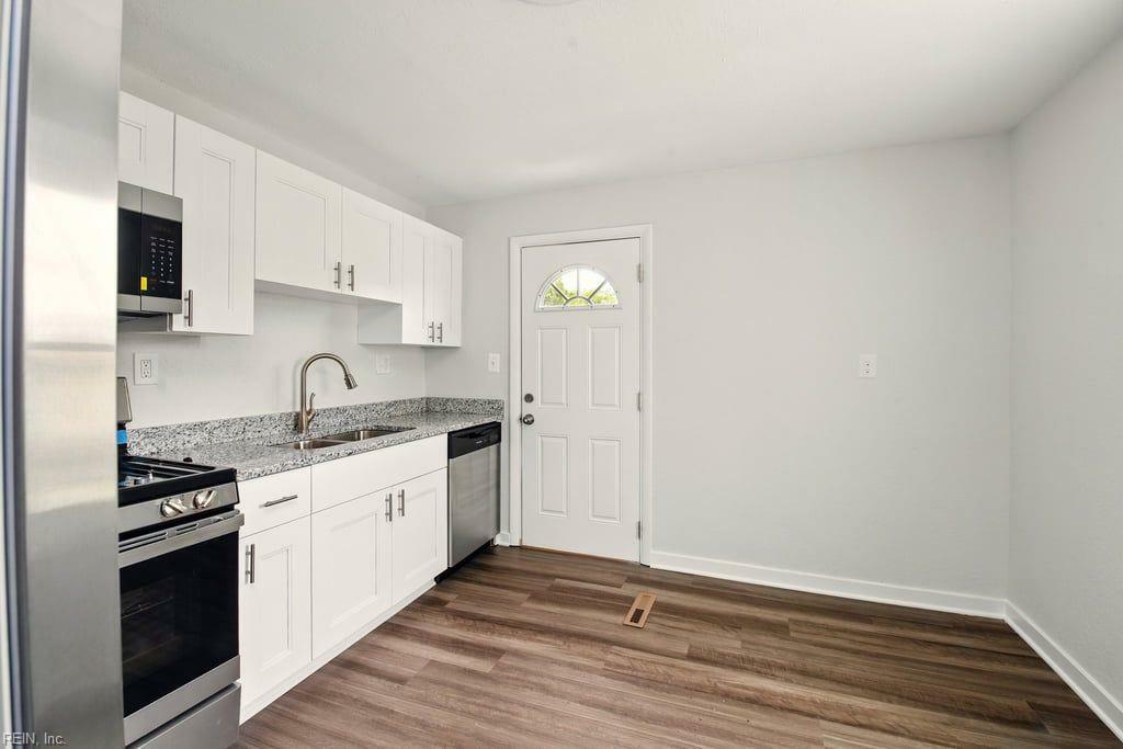 Property Photo:  809 Dorset Ave  VA 23701 
