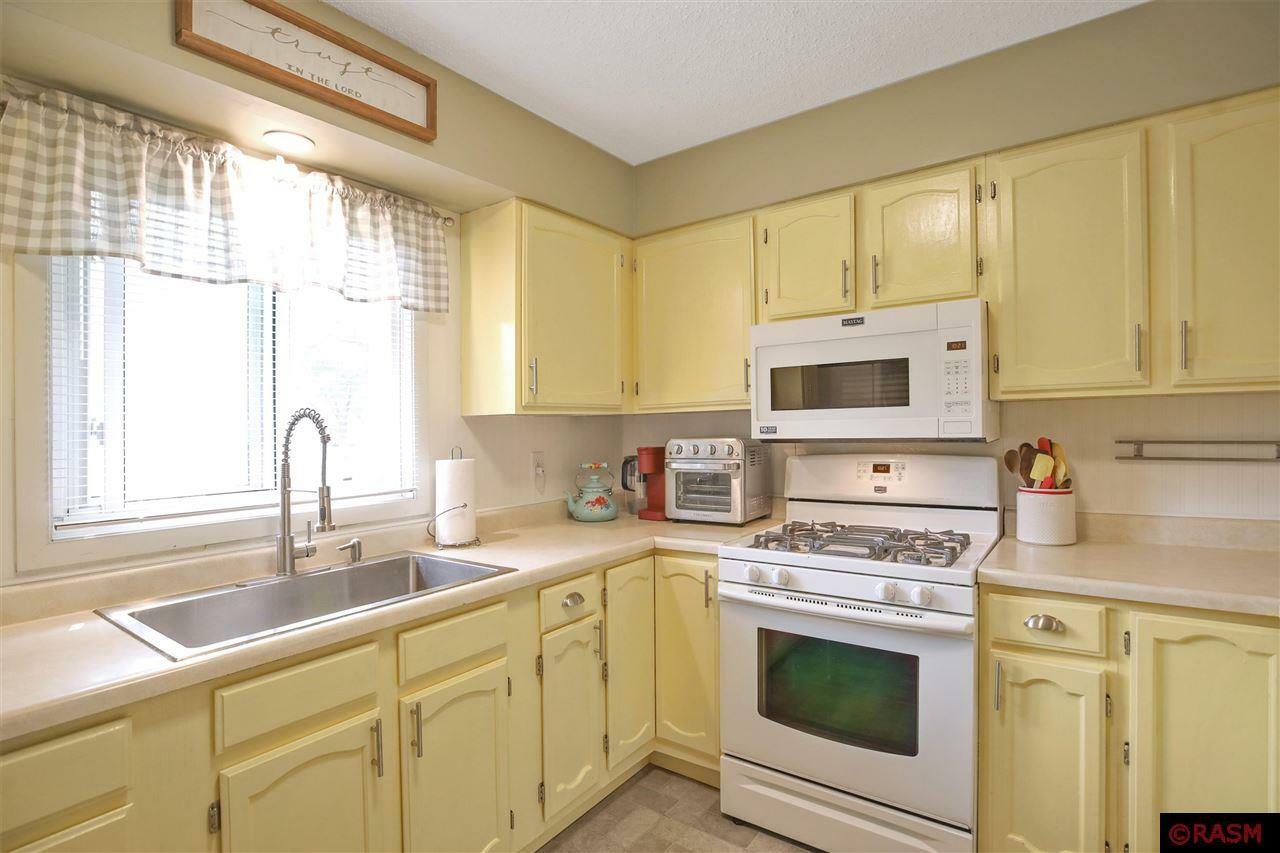 Property Photo: 308 NE 18th Avenue MN 56093