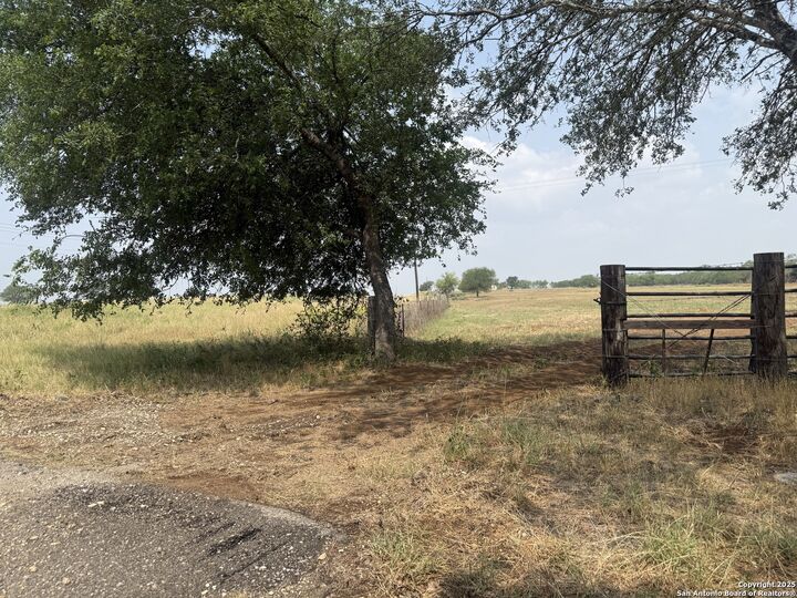 Property Photo:  1404 US Highway 87 W  TX 78160 