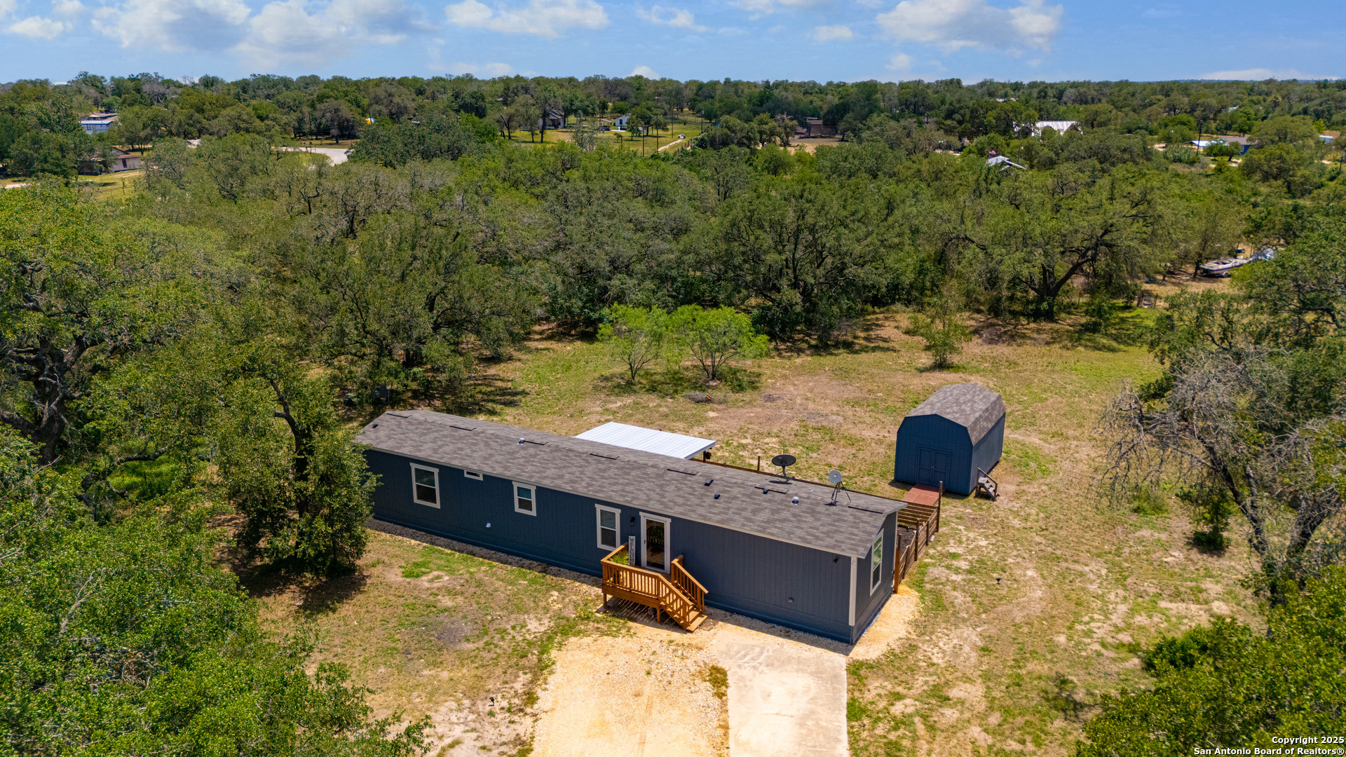 57 W Bob White Dr  Somerset TX 78069 photo