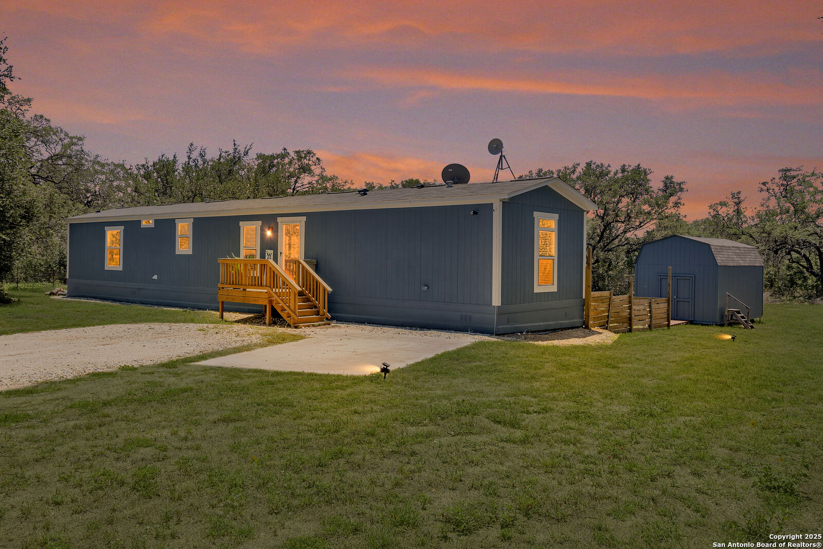 Property Photo:  57 W Bob White Dr  TX 78069 