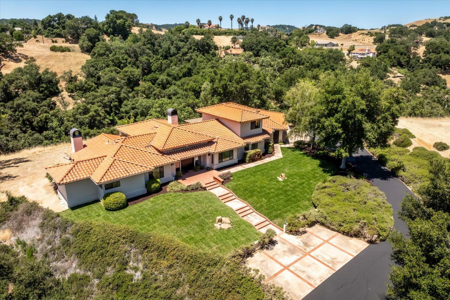 Property Photo: 9400 Corriente Road CA 93422
