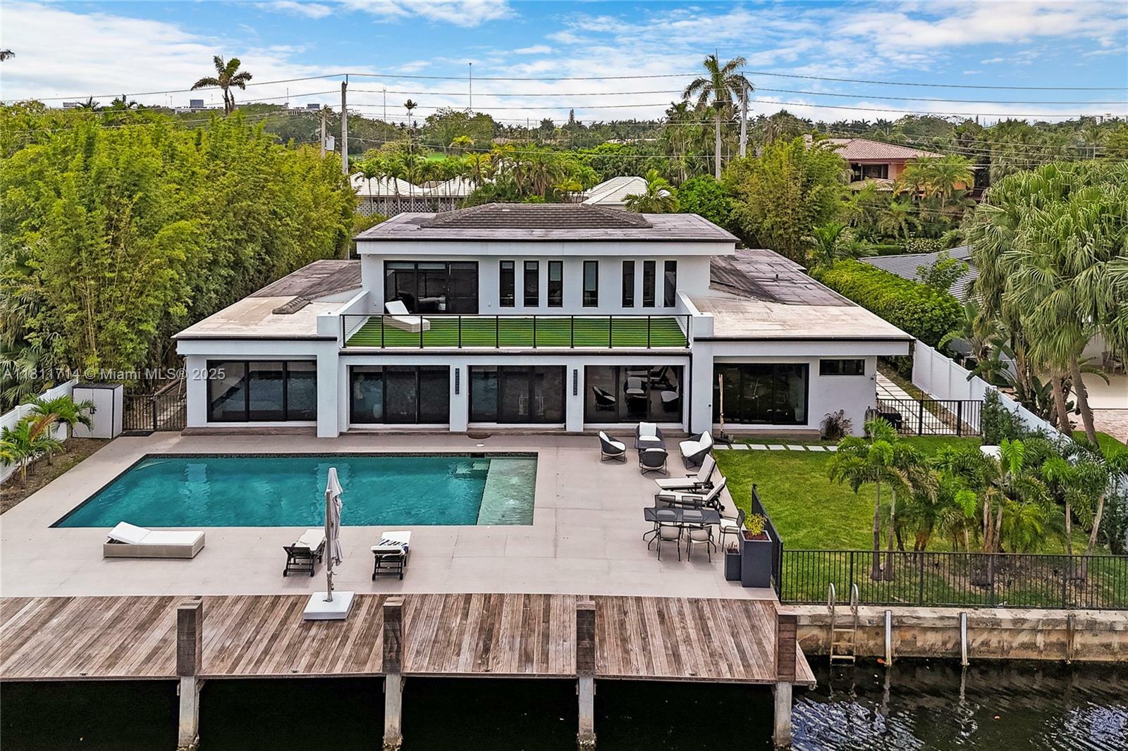 Property Photo: 1601 Diplomat Pkwy FL 33019