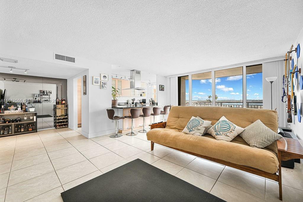 Property Photo: 18041 Biscayne Blvd 1201 FL 33160