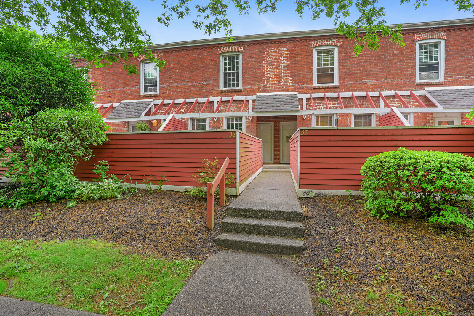 Property Photo:  55 Oil Mill Road Apt 38  CT 06810 