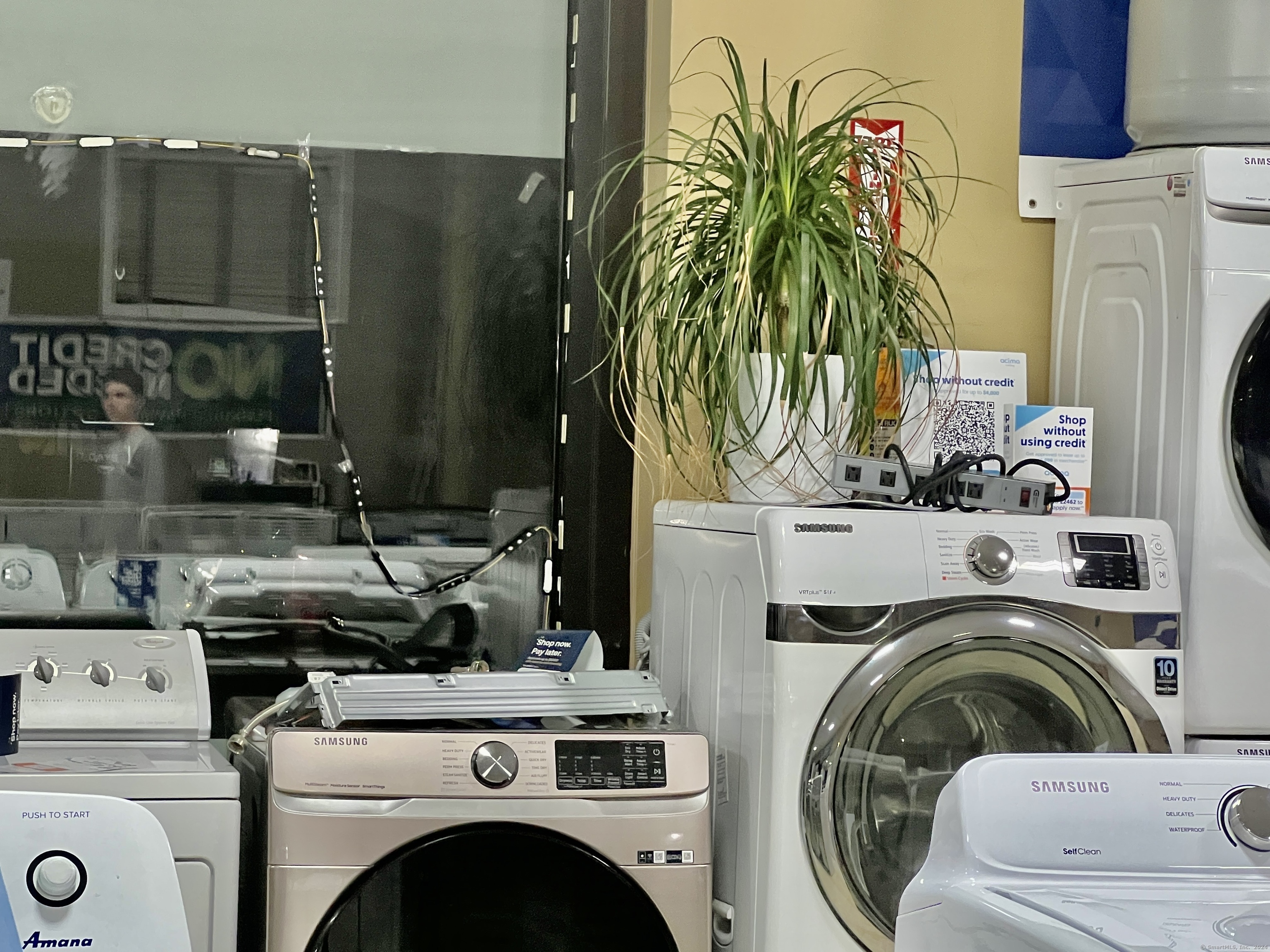 Property Photo:  1014 Meriden Road Current Appliance Store  CT 06705 